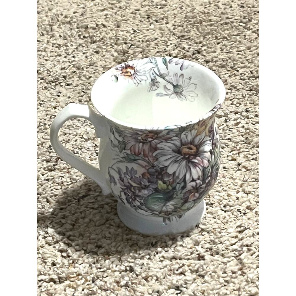 Royal Castle Floral Bone Mug Cup Staffordshire England Daisy